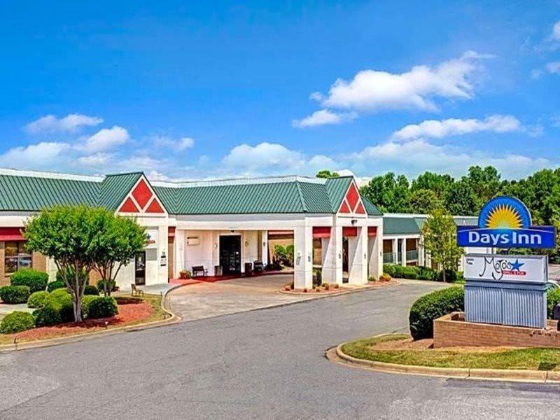 Days Inn Lake Norman Cornelius Bagian luar foto