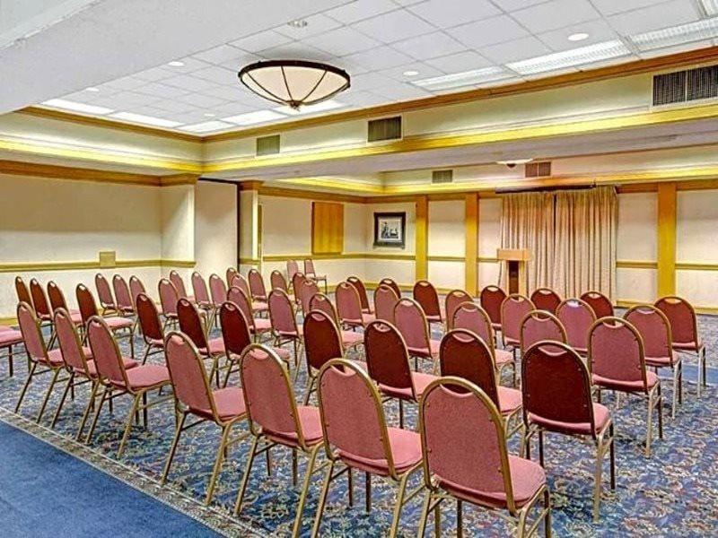 Days Inn Lake Norman Cornelius Bagian luar foto