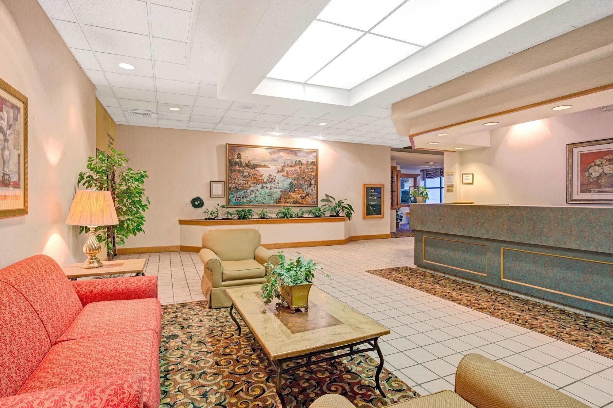 Days Inn Lake Norman Cornelius Bagian luar foto