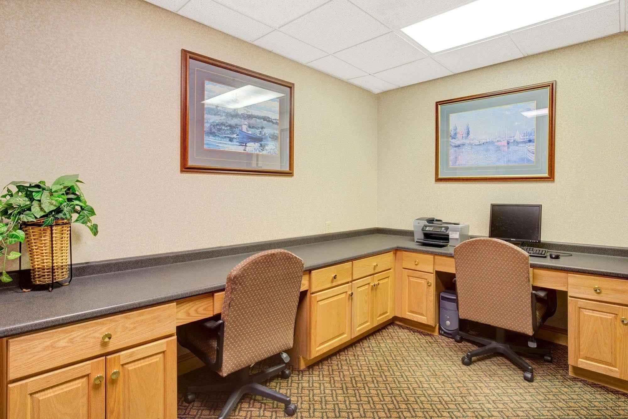 Days Inn Lake Norman Cornelius Bagian luar foto